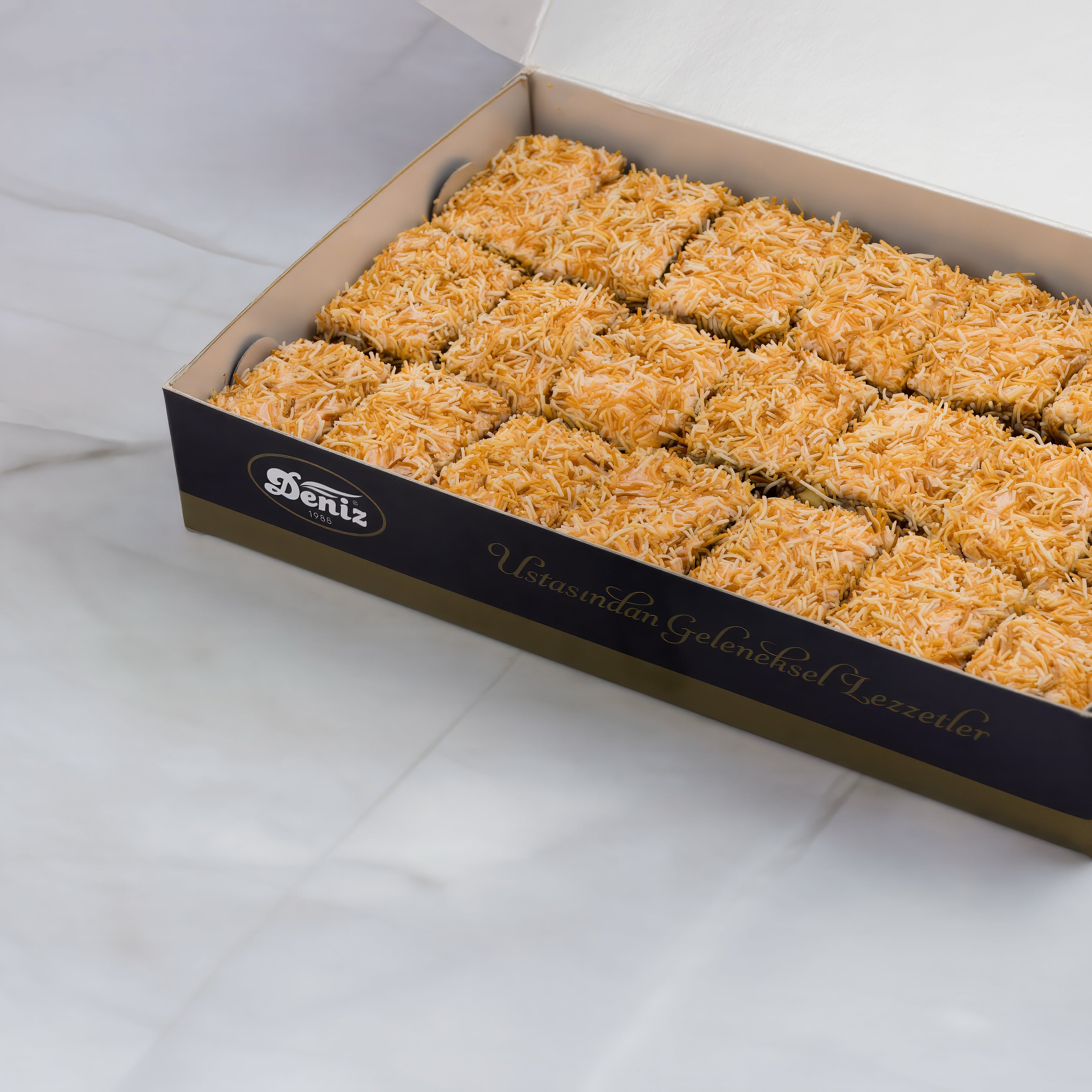 Kadayıflı Narlı Fındıklı Pasta Lokum